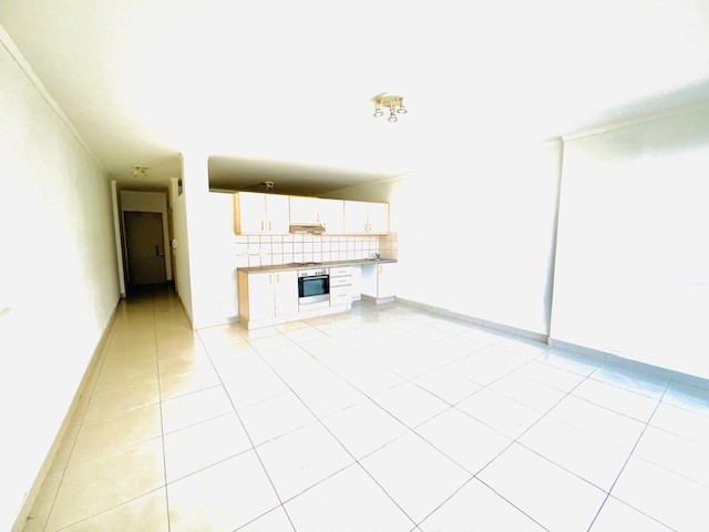 1 Bedroom Property for Sale in Zonnebloem Western Cape